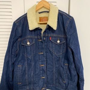 Levi’s Sherpa denim jacket - XL women’s